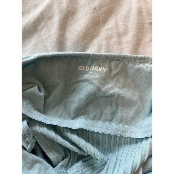 Light Blue Old Navy Strappy Rib-knit Crop Tank With Built In Bra Sz M - Picture 2 of 3